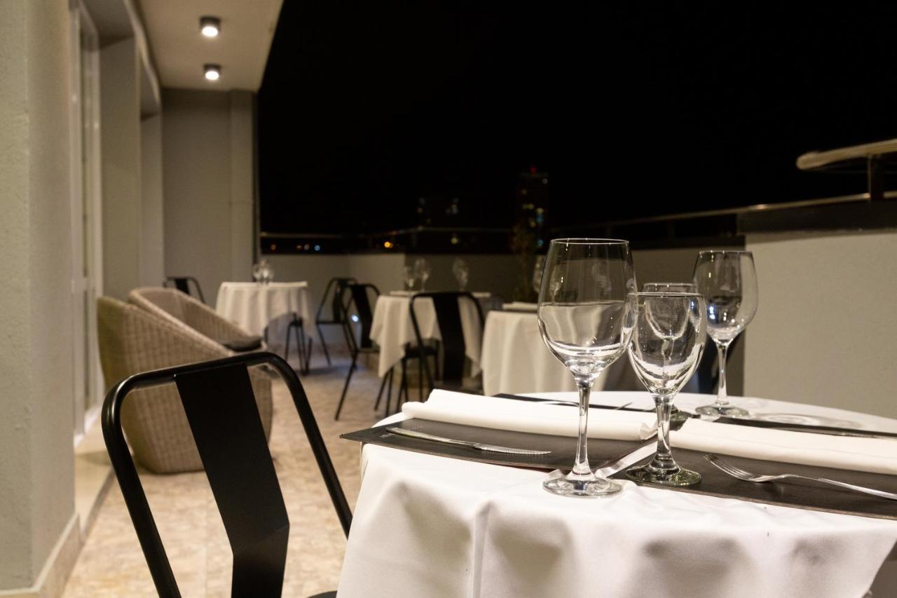 Illia 121 Apart Hotel Neuquén Zewnętrze zdjęcie