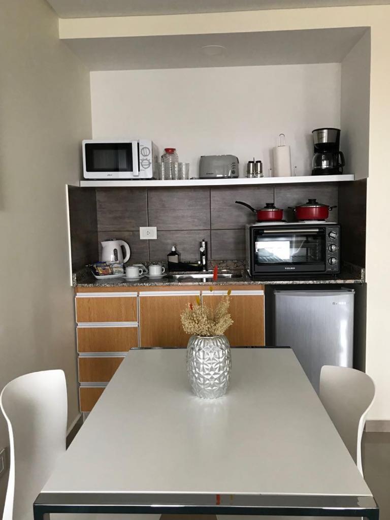 Illia 121 Apart Hotel Neuquén Zewnętrze zdjęcie